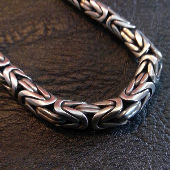 18" Sterling Silver (Stamped 925) Byzantine Chain with Toggle Closure - Picture 7 of 8